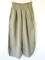 Lade das Bild in den Galerie-Viewer, *Leinen* Hose Barrel Leg 80s Mint (M-XL)
