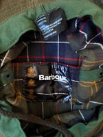 Lade das Bild in den Galerie-Viewer, *Barbour* Bucket Hat Wachs Fischerhut (One Size)
