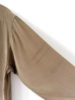 Lade das Bild in den Galerie-Viewer, *Joop* Bluse Seide Premium Basic Khaki (L)

