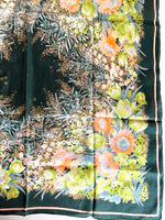 Lade das Bild in den Galerie-Viewer, *Seide* Tuch 80s Blumen Apricot Grün

