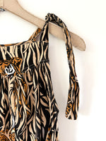 Lade das Bild in den Galerie-Viewer, Latzhose Animal 80s Tiger Print (M-L)
