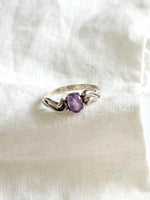 Lade das Bild in den Galerie-Viewer, *925 Sterling Silber* Vintage Ring Wave Lila (55/15)
