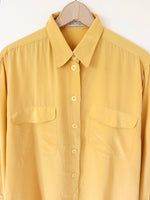 Lade das Bild in den Galerie-Viewer, *Seide* Bluse Premium Basic Buttergelb (L)
