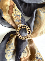 Lade das Bild in den Galerie-Viewer, Ring Halstuch Brosche 14k Gold • Round
