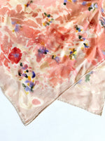 Lade das Bild in den Galerie-Viewer, *Seide* Tuch 80s Pastell Handpainted
