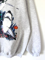 Lade das Bild in den Galerie-Viewer, Sweater 80s Sea World Hai Print (XL)

