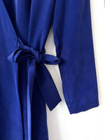 Lade das Bild in den Galerie-Viewer, *Seide* Wickelblazer Kleid 80s Royalblau (S-M)
