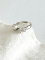 Lade das Bild in den Galerie-Viewer, *925 Sterling Silber* Vintage Ring Kristall Oval (55/15)
