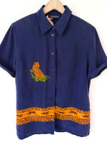 Lade das Bild in den Galerie-Viewer, *Kupferseide* Bluse Leo Print Marineblau Blockstreifen (L)
