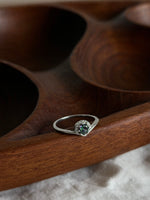 Lade das Bild in den Galerie-Viewer, *925 Sterling Silber* Vintage Ring Rainbow V (56/16)
