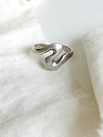 Lade das Bild in den Galerie-Viewer, *925 Sterling Silber* Vintage Ring Wave (54/14)

