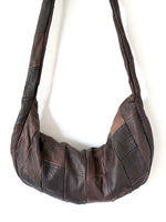 Lade das Bild in den Galerie-Viewer, Ledertasche 80s Halbmond Braun XL

