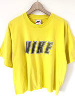 Lade das Bild in den Galerie-Viewer, *Nike* Shirt 90s Spellout Cropped (XL)

