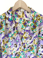 Lade das Bild in den Galerie-Viewer, *Seide* Handmade Bluse Blumen Flieder (XL-XXL)
