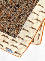 Lade das Bild in den Galerie-Viewer, *Seide* Tuch 80s Leo Animal Print
