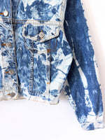 Lade das Bild in den Galerie-Viewer, Cropped Jeansjacke 90s Batik (S)
