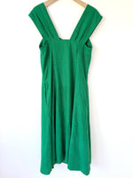 Lade das Bild in den Galerie-Viewer, *Leinen* Trägerkleid Handmade Premium Basic Grün (M-L)
