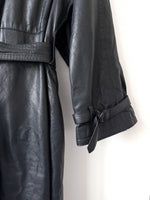 Lade das Bild in den Galerie-Viewer, Leder Trenchcoat 80s Mantel Mitternachtblau (XL)
