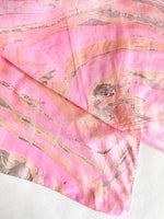 Lade das Bild in den Galerie-Viewer, Tuch 80s Rosa Pastell Batik XXL
