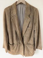 Lade das Bild in den Galerie-Viewer, *Wildleder* Blazer Jacke 80s Zweireiher Khaki (L)
