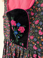 Lade das Bild in den Galerie-Viewer, *Wiesn Kollektion* Dirndl Kleid Blumen Stick (S-M)
