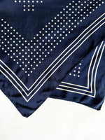 Lade das Bild in den Galerie-Viewer, *Seide* Tuch 80s Streifen Dots Marine
