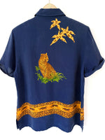 Lade das Bild in den Galerie-Viewer, *Kupferseide* Bluse Leo Print Marineblau Blockstreifen (L)
