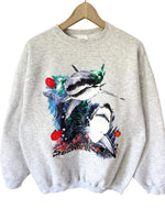 Lade das Bild in den Galerie-Viewer, Sweater 80s Sea World Hai Print (XL)
