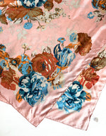 Lade das Bild in den Galerie-Viewer, *Seide* Tuch 80s Altrosa Rosen Print
