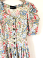 Lade das Bild in den Galerie-Viewer, *Wiesn Kollektion* Kleid Folklore Wildblumen Pastell (M-L)
