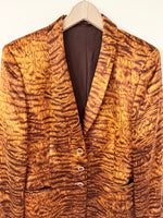 Lade das Bild in den Galerie-Viewer, *Escada* RARE Blazer Seide Animal Tiger Print (M)

