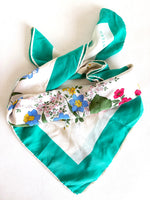 Lade das Bild in den Galerie-Viewer, *Seide* Tuch 80s Blumen Pastell Mint
