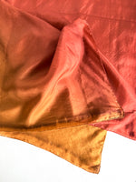 Lade das Bild in den Galerie-Viewer, *Seide* Tuch 80s Handpainted Rost Orange
