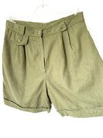 Lade das Bild in den Galerie-Viewer, *Leinen* Bermuda Shorts Basic Lindgrün (L-XL)
