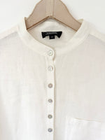 Lade das Bild in den Galerie-Viewer, *Leinen* Bluse Premium Basic Weiß Perlmutt (L)
