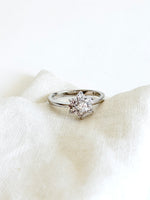 Lade das Bild in den Galerie-Viewer, *925 Sterling Silber* Vintage Ring Flower Kristall (54/14)
