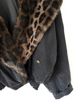 Lade das Bild in den Galerie-Viewer, *Seide* RARE Otto Kern Blouson 80s Fake Fur Leo (L-XL)
