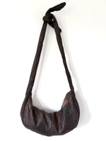 Lade das Bild in den Galerie-Viewer, Ledertasche 80s Halbmond Braun XL
