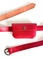 Lade das Bild in den Galerie-Viewer, Ledergürtel mit Taschen 70s Rot  (70-100)
