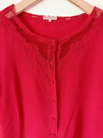 Lade das Bild in den Galerie-Viewer, *Seide* Bluse Loch Stickerei Rot (M-L)
