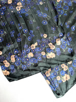 Lade das Bild in den Galerie-Viewer, *Seide* Tuch Schal Blumen Dunkelgrün Blau
