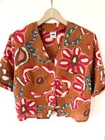 Lade das Bild in den Galerie-Viewer, *Leinen* Bluse Cropped Blumen Print Rost (XL)
