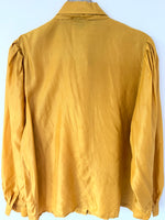 Lade das Bild in den Galerie-Viewer, *Seide* Bluse 80s Schleife Senfgelb (L)
