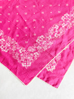 Lade das Bild in den Galerie-Viewer, Tuch 80s Bandana Blümchen Pink

