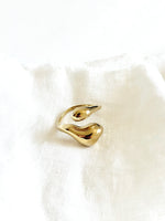Lade das Bild in den Galerie-Viewer, Ring 14k Gold Chunky Hugs
