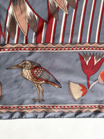 Lade das Bild in den Galerie-Viewer, *Seide* Tuch Rostrot Vogel Print
