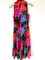 Lade das Bild in den Galerie-Viewer, *Seide* Kleid 80s Blumen Volants Pink (M-L)
