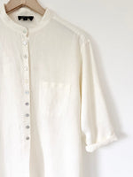 Lade das Bild in den Galerie-Viewer, *Leinen* Bluse Premium Basic Weiß Perlmutt (L)
