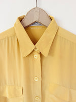 Lade das Bild in den Galerie-Viewer, *Seide* Bluse Premium Basic Buttergelb (L)
