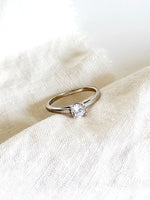 Lade das Bild in den Galerie-Viewer, *925 Sterling Silber* Vintage Ring Kristall Rainbow (55/56)
